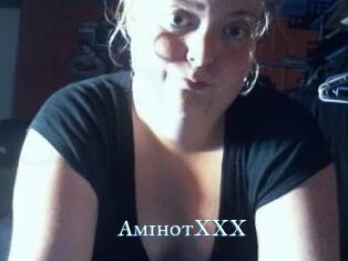 AmihotXXX sexchat