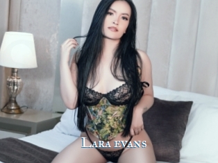 Lara_evans