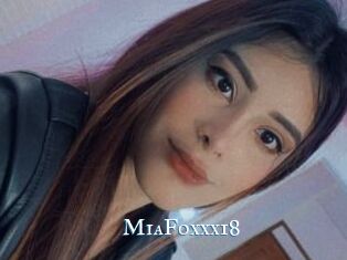 MiaFoxxx18