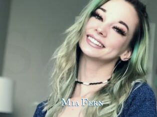 Mia_Fern
