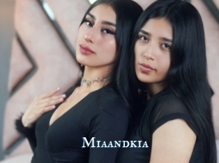 miaandkia sexchat